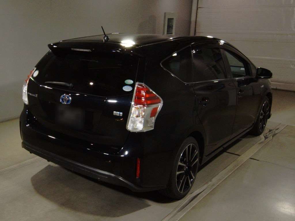 2018 Toyota Prius Alpha Sツーリングセレクション auction photo 2