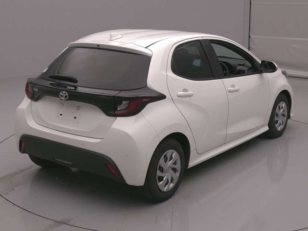2022 Toyota Yaris X auction photo 2