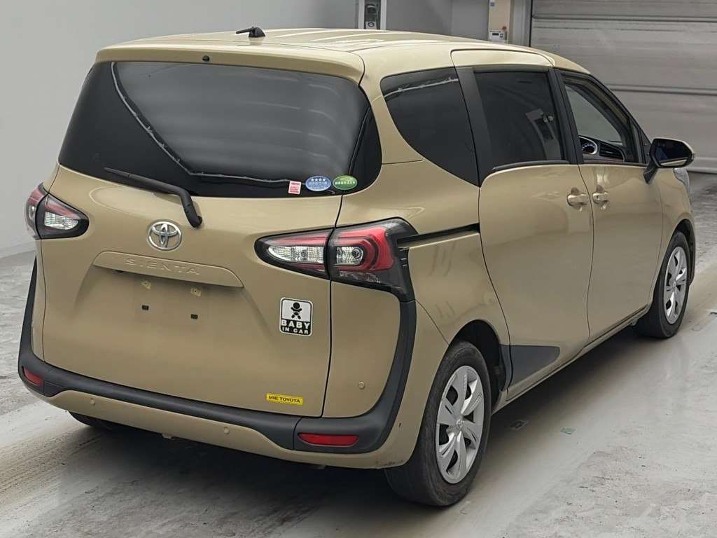 2019 Toyota Sienta Fanbase G auction photo 2