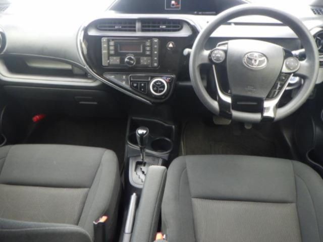 2019 Toyota Aqua Sスタイルブラック auction photo 3