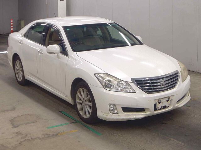 Japan Auction Vehicles 8 2009 Toyota Crown R Saloon Navigation Package auction photo