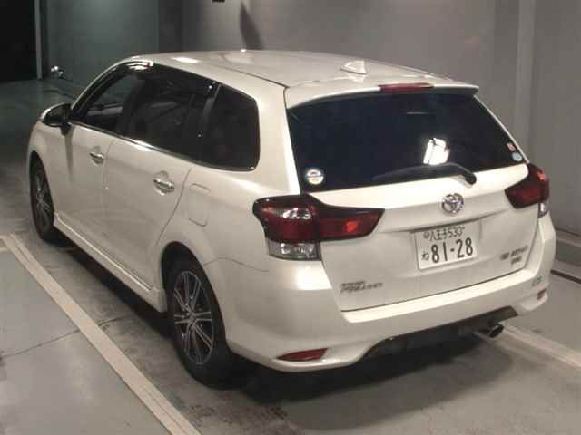 2017 Toyota Corolla Fielder 1.8S WxB auction photo 2