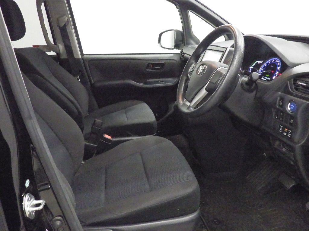 2016 Toyota Noah Hybrid X auction photo 6