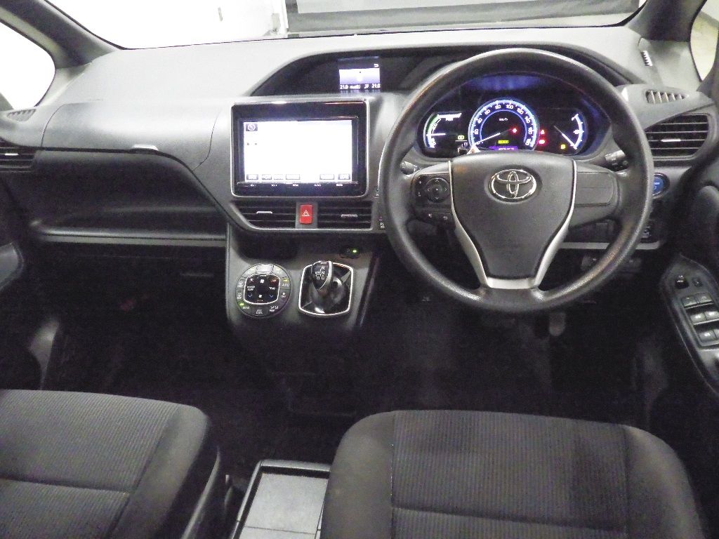 2016 Toyota Noah Hybrid X auction photo 3