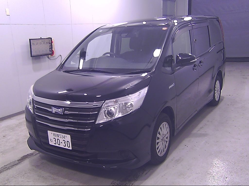 2016 Toyota Noah Hybrid X auction photo 4
