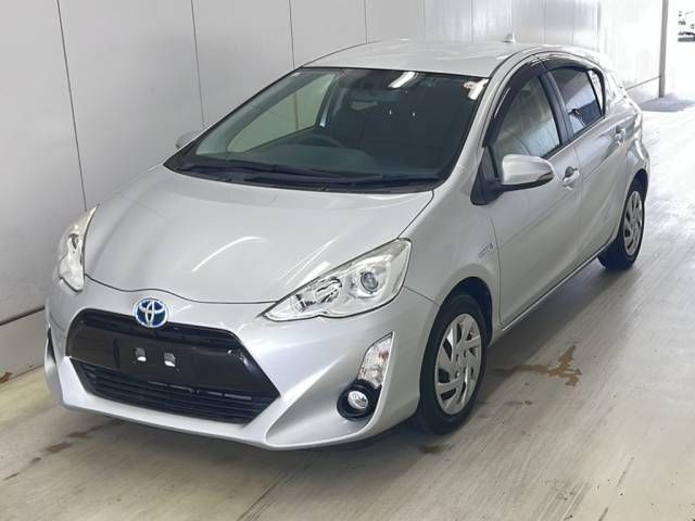 2015 Toyota Aqua S Japan auction vehicle