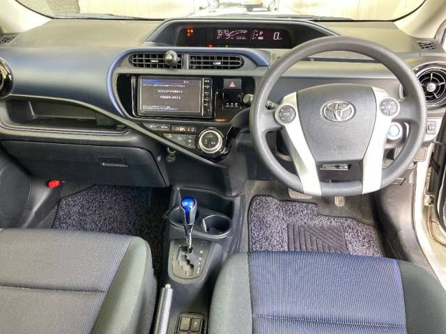 2015 Toyota Aqua S auction photo 4
