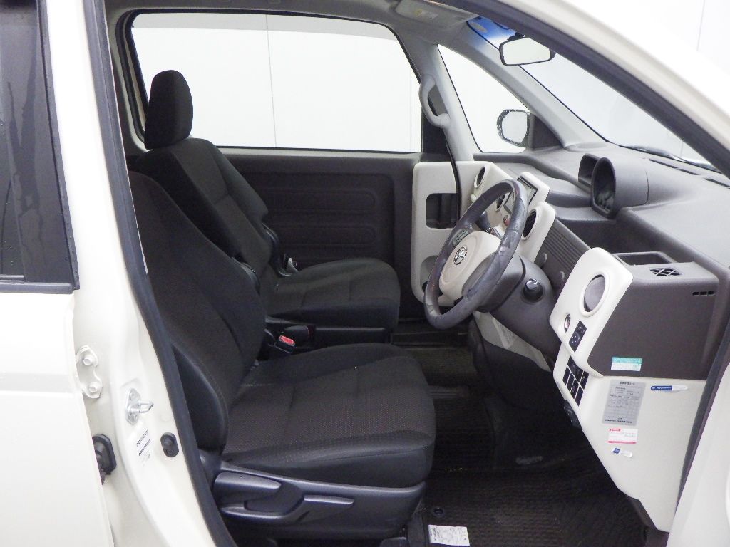 2015 Toyota Porte G auction photo 6