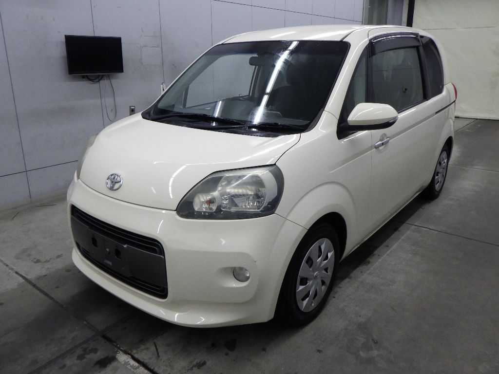 2015 Toyota Porte G auction photo 4