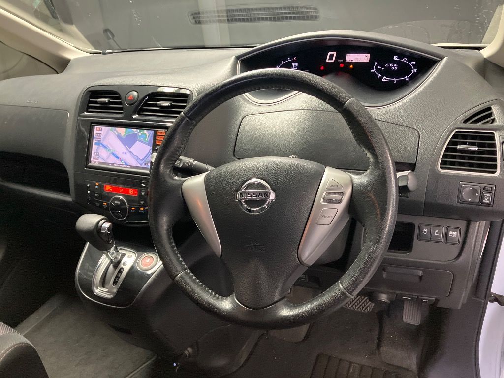 2013 Nissan Serena HWS S-HYBRID Vセレクション auction photo 3