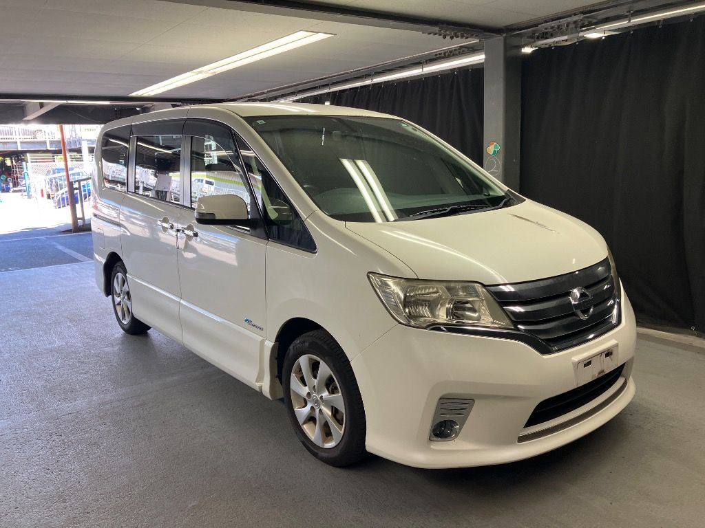 Japan Auction Vehicles 7 2013 Nissan Serena HWS S-HYBRID Vセレクション auction photo