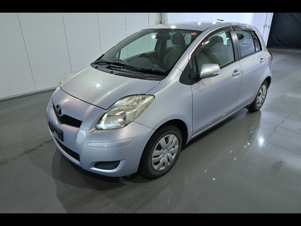 2009 Toyota ヴィッツ 5HB F auction photo 4