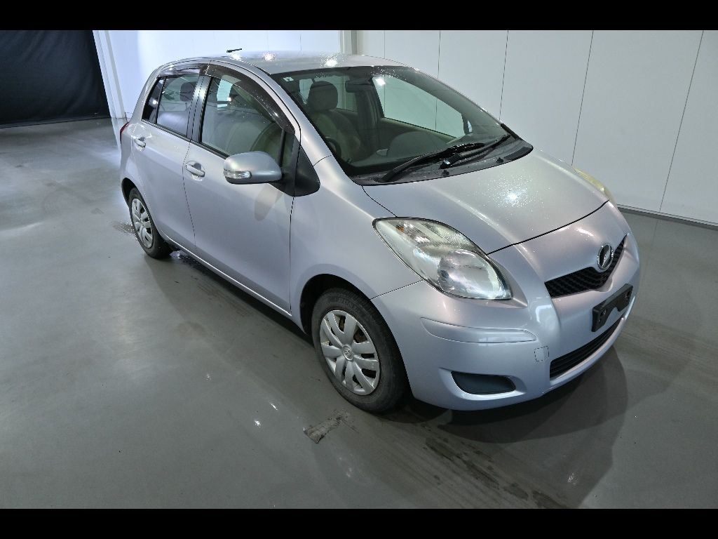 Japan Auction Vehicles 7 2009 Toyota ヴィッツ 5HB F auction photo
