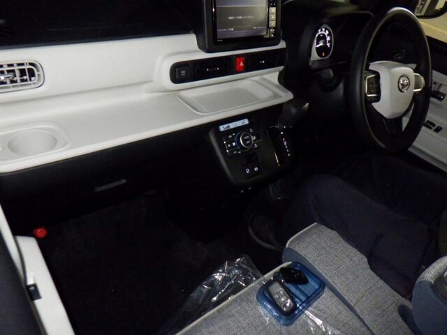 2025 Daihatsu Move Canbus Stripes G auction photo 3