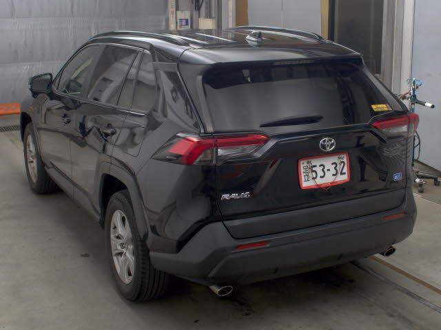 2021 Toyota RAV4 4WD X auction photo 2