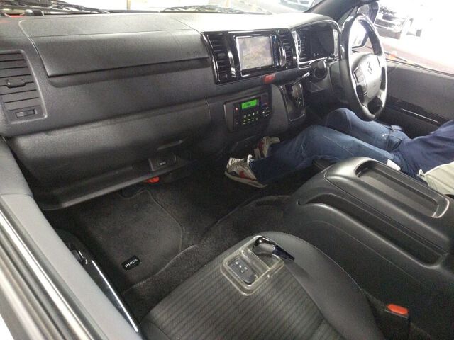 2026 Toyota Hiace LSGL Dark Pla S 4WD auction photo 6