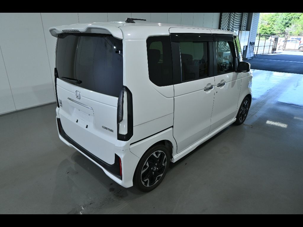 2023 Honda N-BOX Custom Turbo auction photo 2
