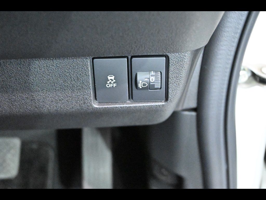 2023 Honda N-BOX Custom Turbo auction photo 11