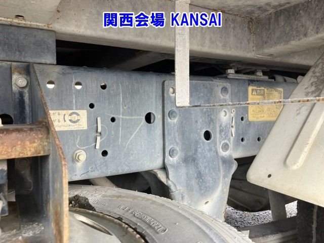 2013 Isuzu Elf dump auction photo 10