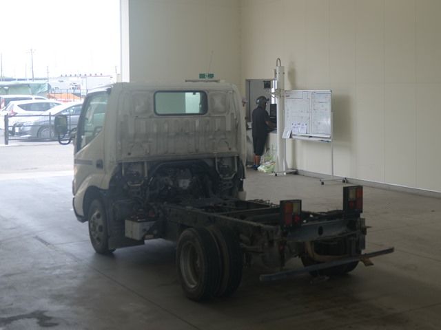 2008 Toyota Dyna シャーシ auction photo 2
