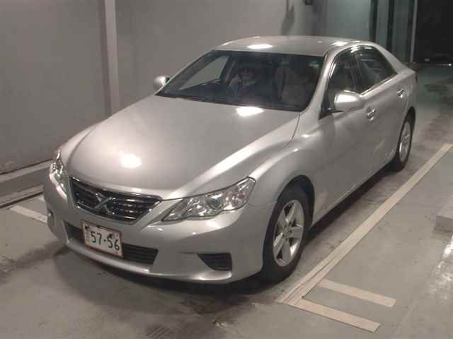 2010 Toyota Mark X 250G Four auction photo 4