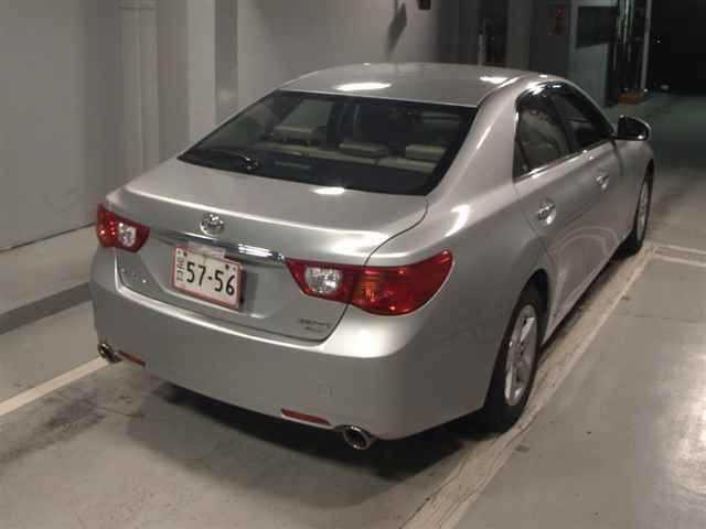 2010 Toyota Mark X 250G Four auction photo 5