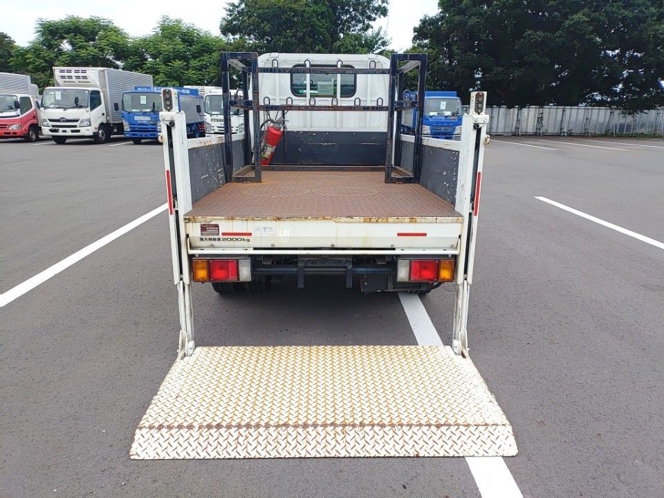 2020 Isuzu Elf auction photo 8