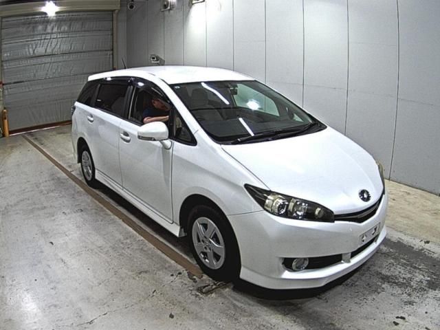 2015 Toyota Wish 1.8G 4WD Japan auction vehicle