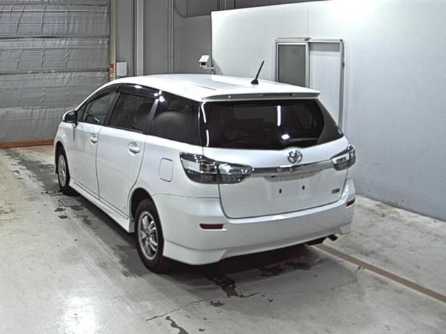2015 Toyota Wish 1.8G 4WD auction photo 2