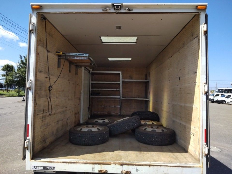 2018 Isuzu Elf auction photo 8