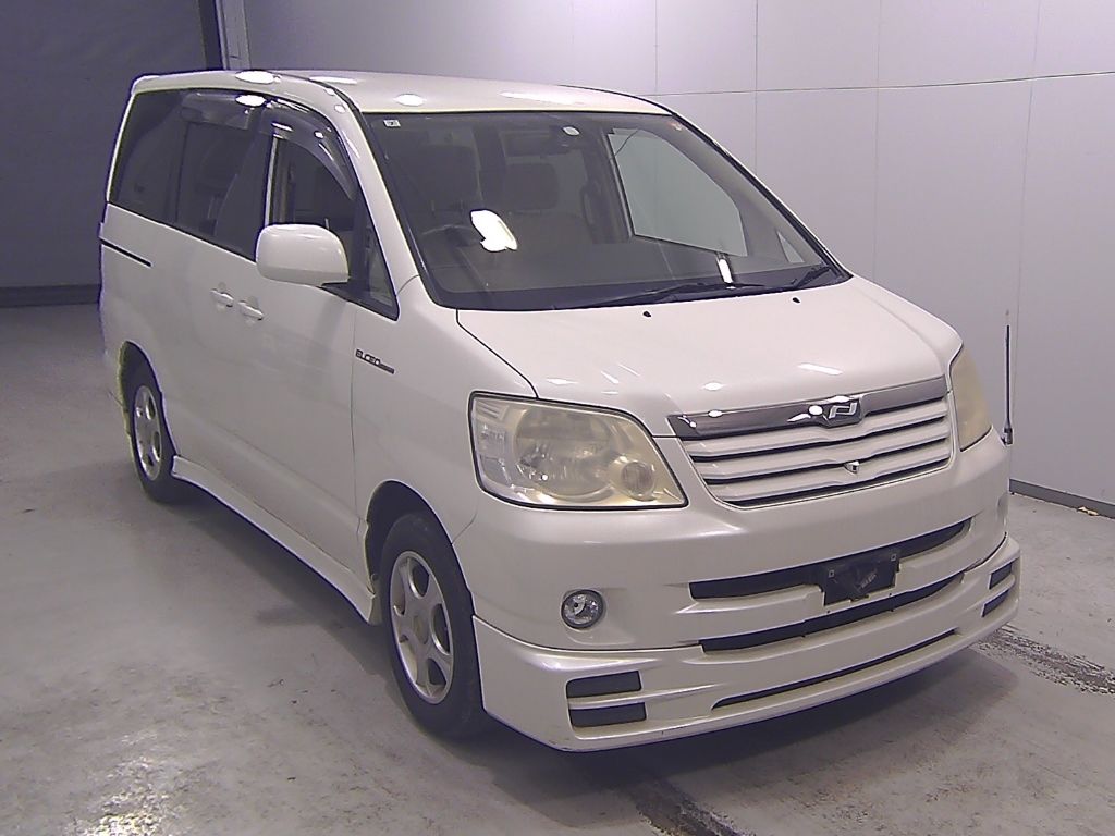 Japan Auction Vehicles 7 2003 Toyota Noah X Elceo Edition auction photo
