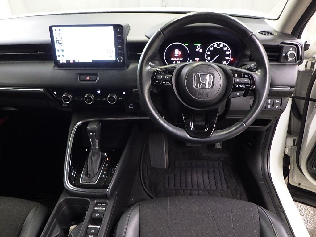 2022 Honda Vezel e:HEV Z auction photo 3