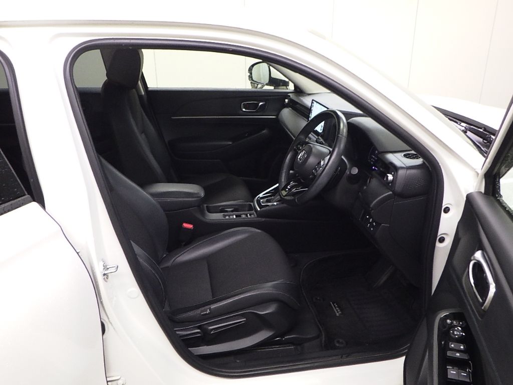 2022 Honda Vezel e:HEV Z auction photo 6