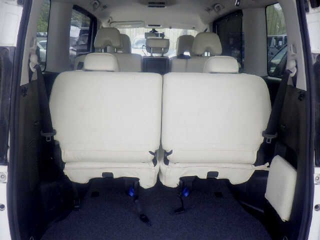 2017 Nissan Serena ハイウェイスター Vセレ auction photo 9