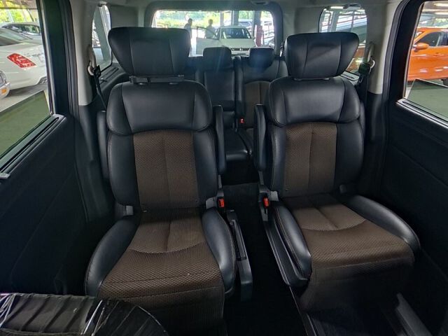 2010 Nissan Elgrand 350ハイウェイスター auction photo 6