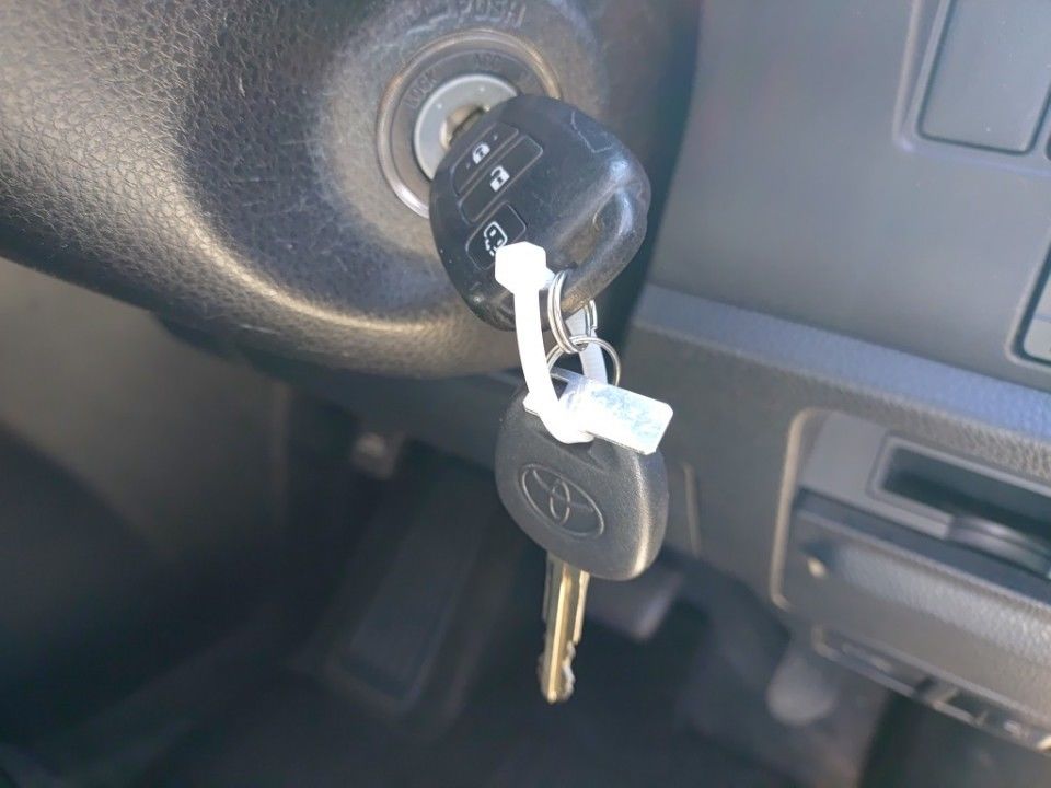 2017 Toyota Noah auction photo 15