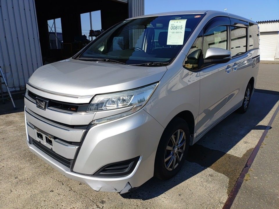 2017 Toyota Noah Japan auction vehicle
