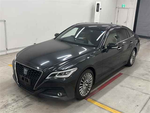 2021 Toyota Crown G auction photo 4