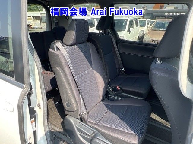 2017 Toyota Noah ワゴン X auction photo 7
