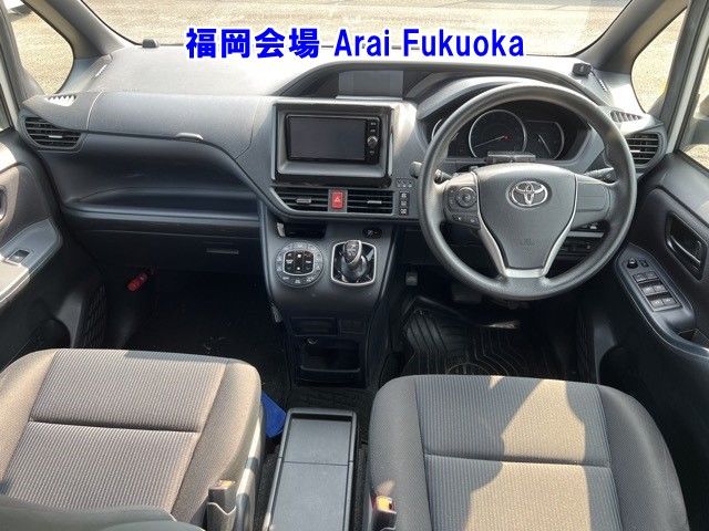 2017 Toyota Noah ワゴン X auction photo 3