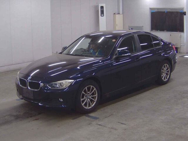 2013 BMW 3 Series 320I auction photo 4