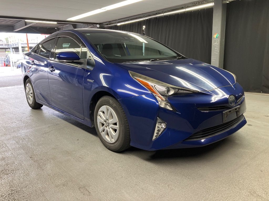 Japan Auction Vehicles 7 2016 Toyota Prius S auction photo
