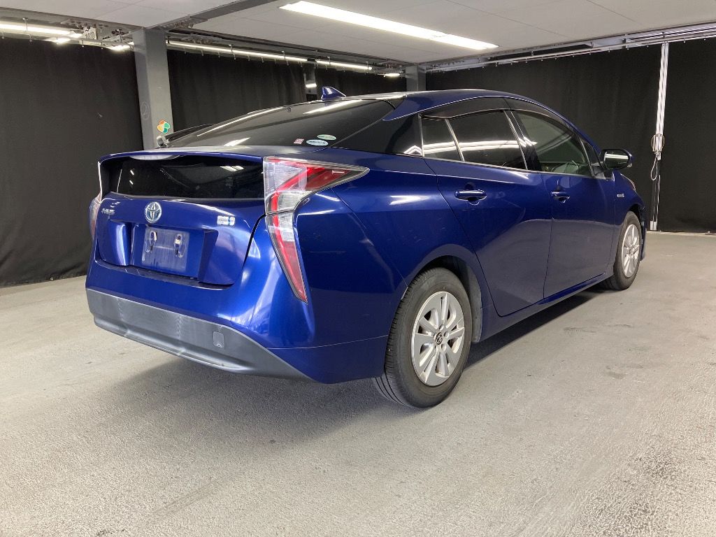 2016 Toyota Prius S auction photo 4