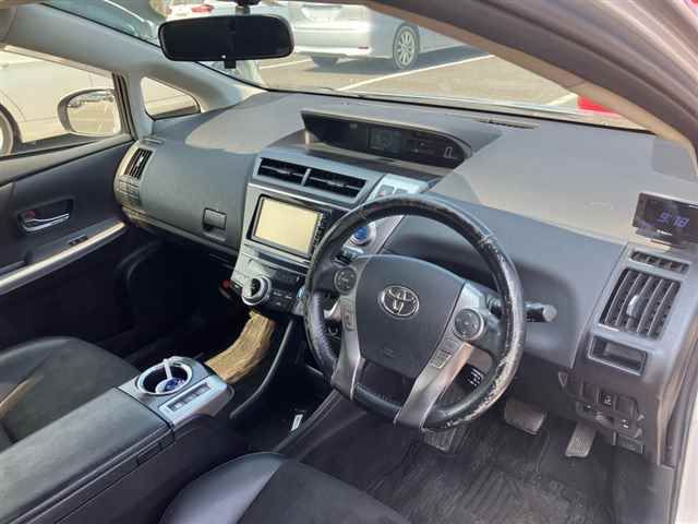 2015 Toyota Prius Alpha G auction photo 3