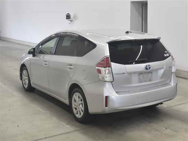 2015 Toyota Prius Alpha G auction photo 2