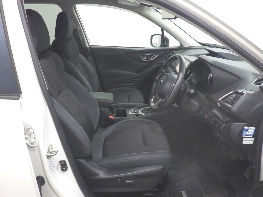 2019 Subaru Forester Touring auction photo 6