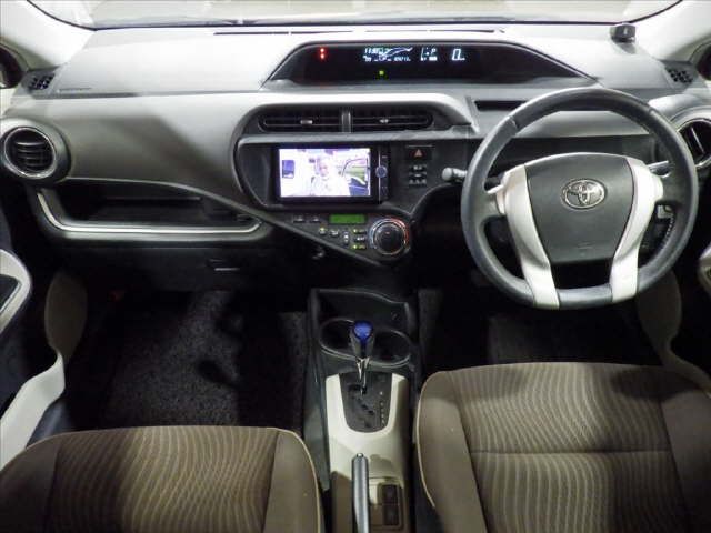 2013 Toyota Aqua auction photo 3