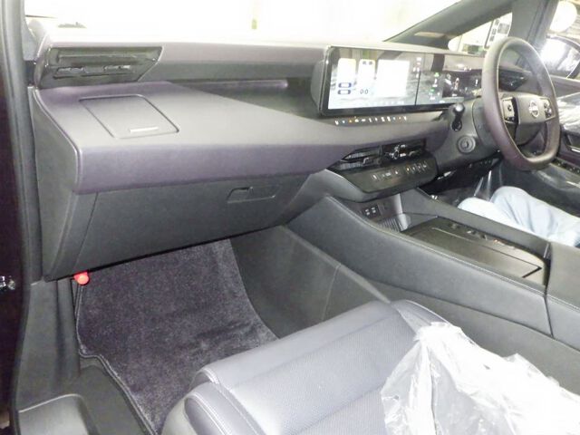 2026 Nissan Elgrand G E4ORCE 4WD auction photo 3
