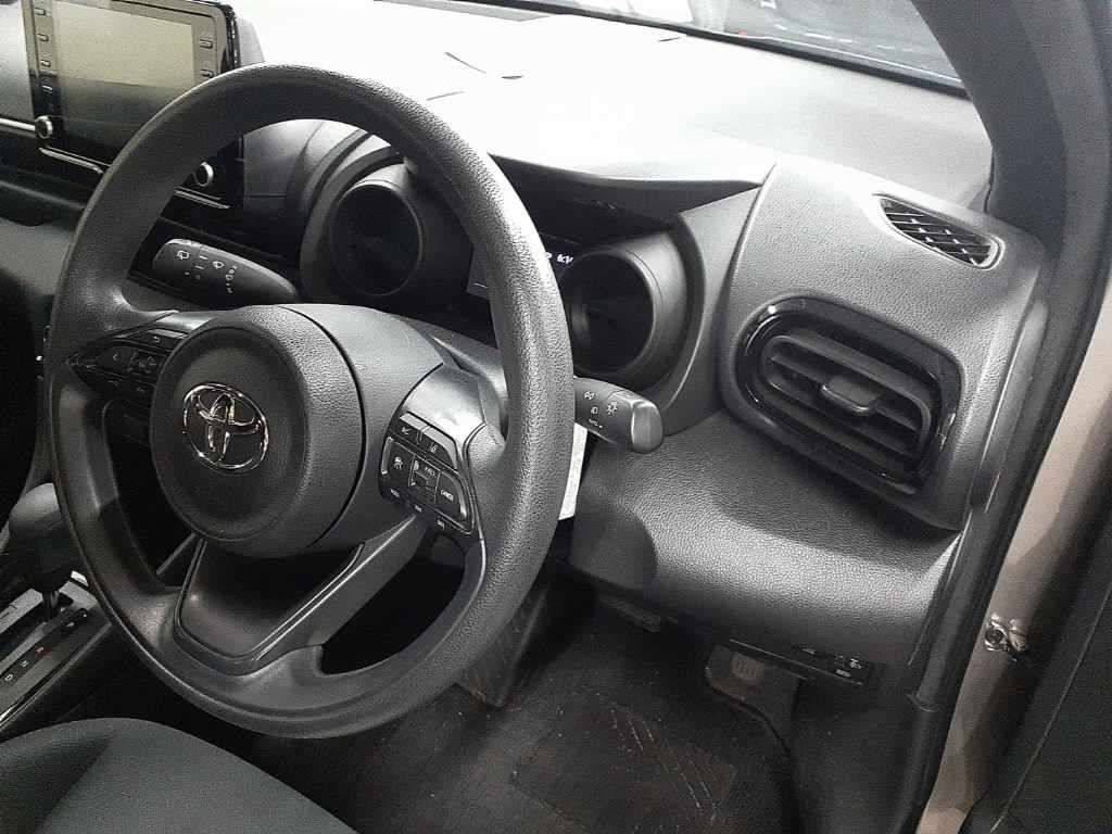2022 Toyota Yaris Hybrid G auction photo 9