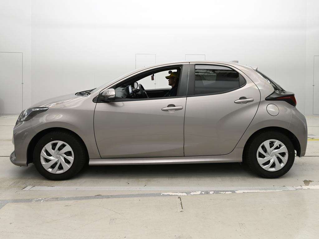 2022 Toyota Yaris Hybrid G auction photo 4